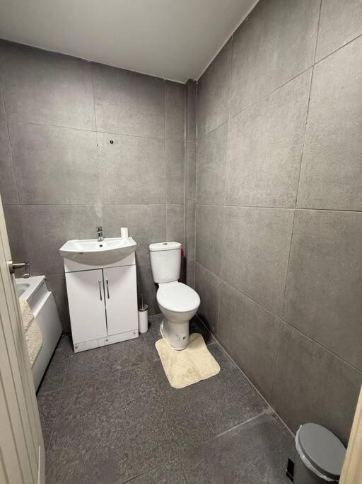 Modern 1 Bedroom - 5 Min Walk From Princess Street Eb1 Appartement